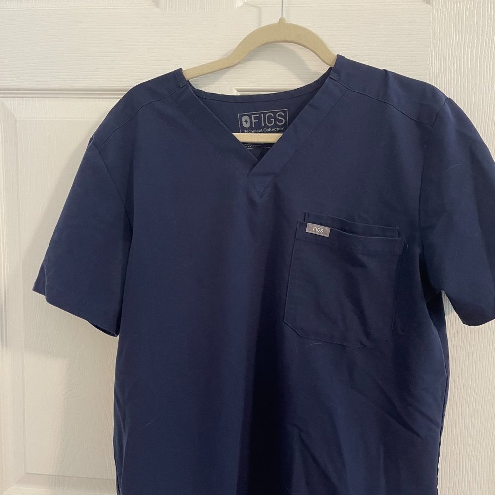 Figs Scrubs Navy Men's Leon Three-Pocket Scrub Top